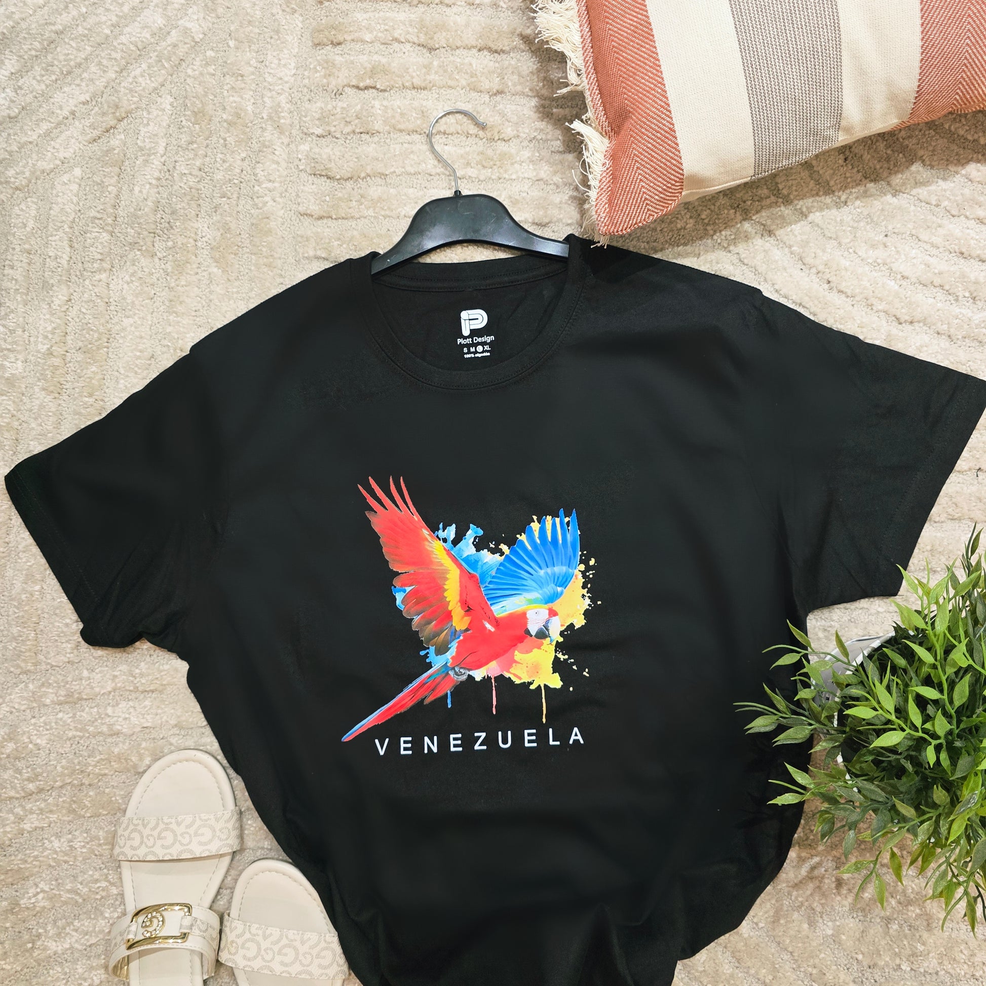 Camiseta Negra Guacamaya Venezuela