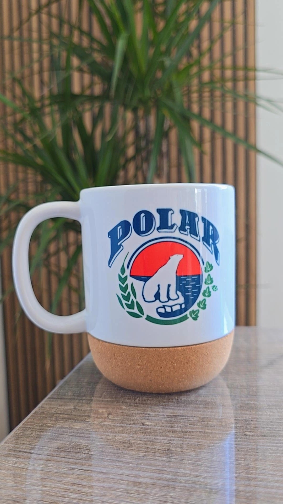 Taza con base de corcho de la polar
