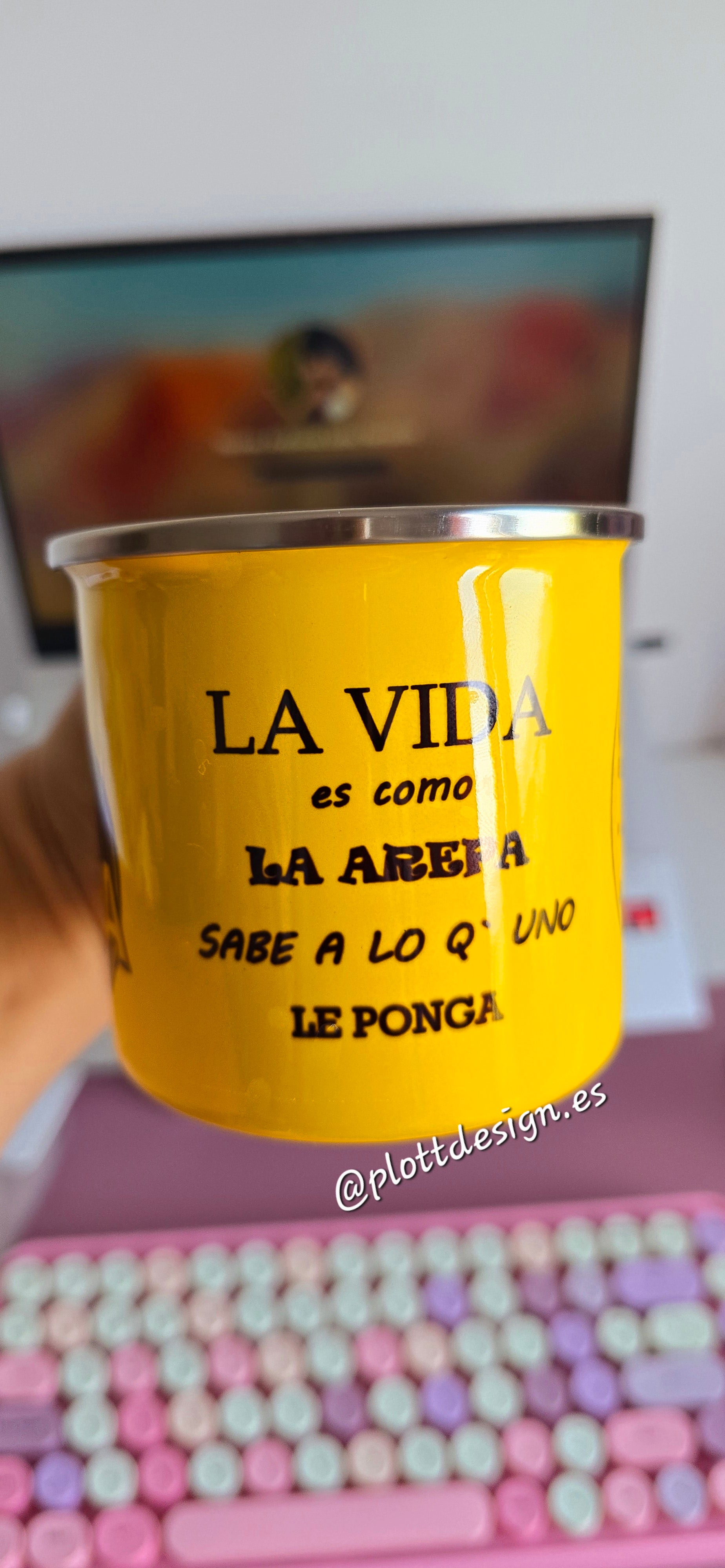 Taza peltre enamel amarilla la vida es como la repa sabe a lo que uno le ponga