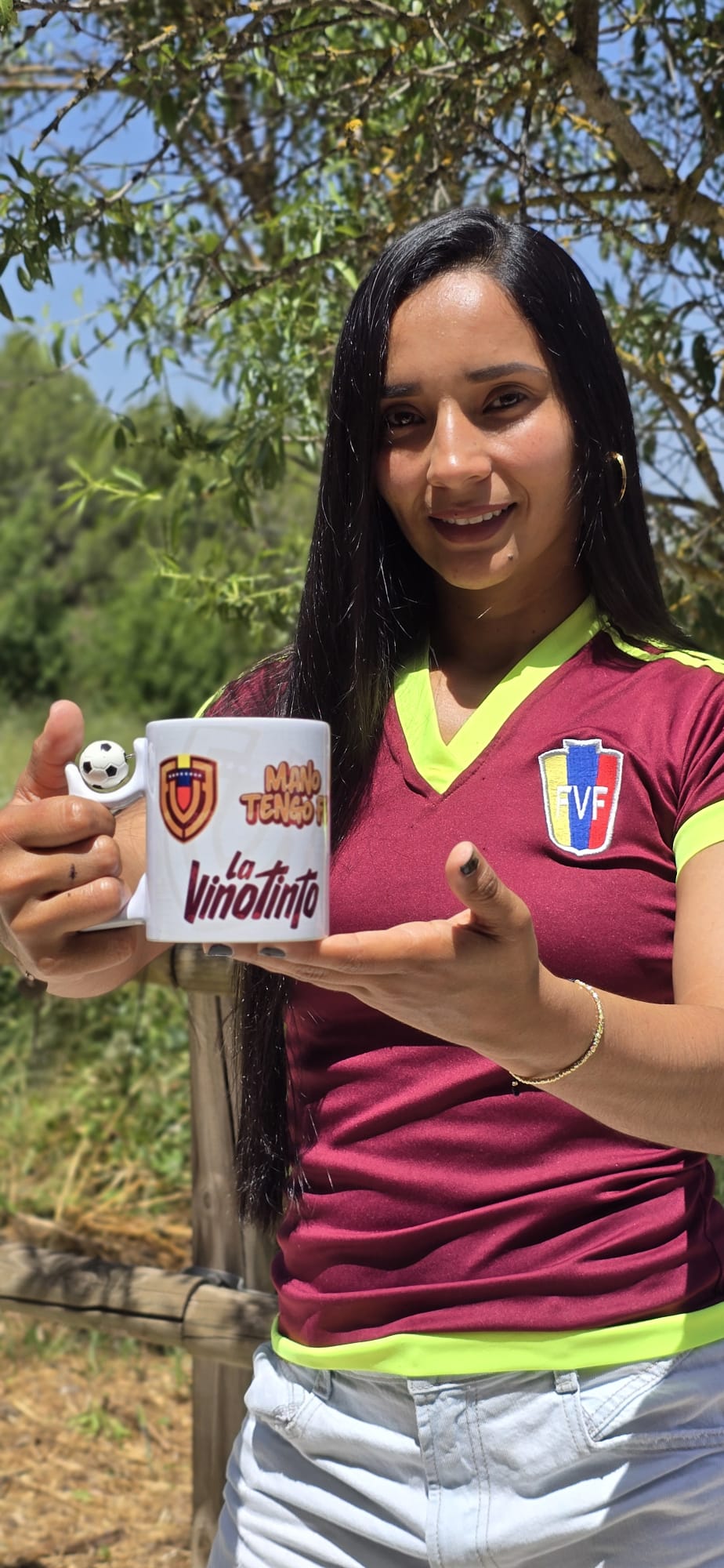 Taza Vinotinto